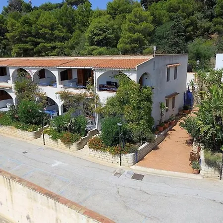 Sea Front 4 Beds With Balcony 250 Meters From The