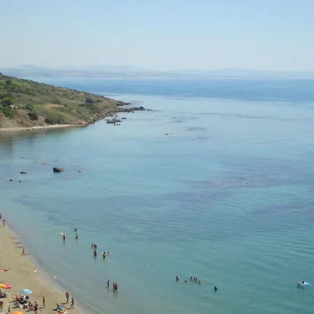 Sea Front 4 Beds With Balcony 250 Meters From The Apartment *